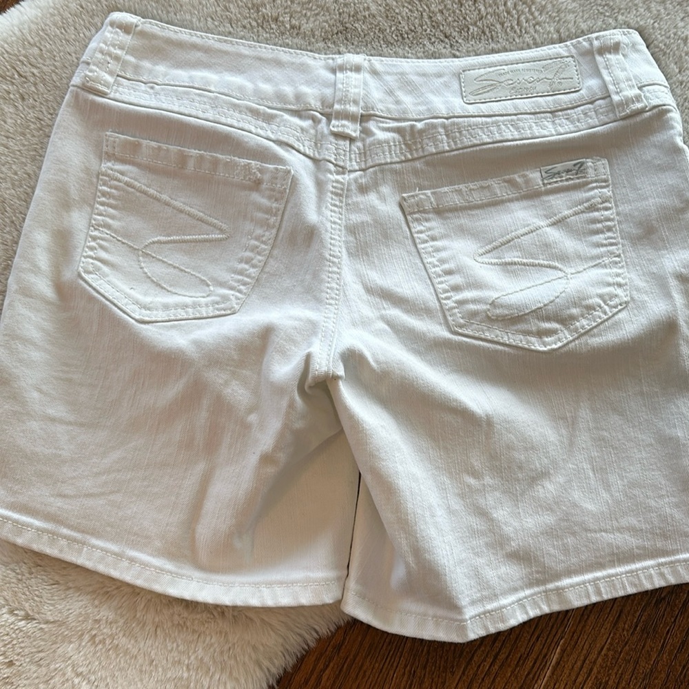 7 for all mankind